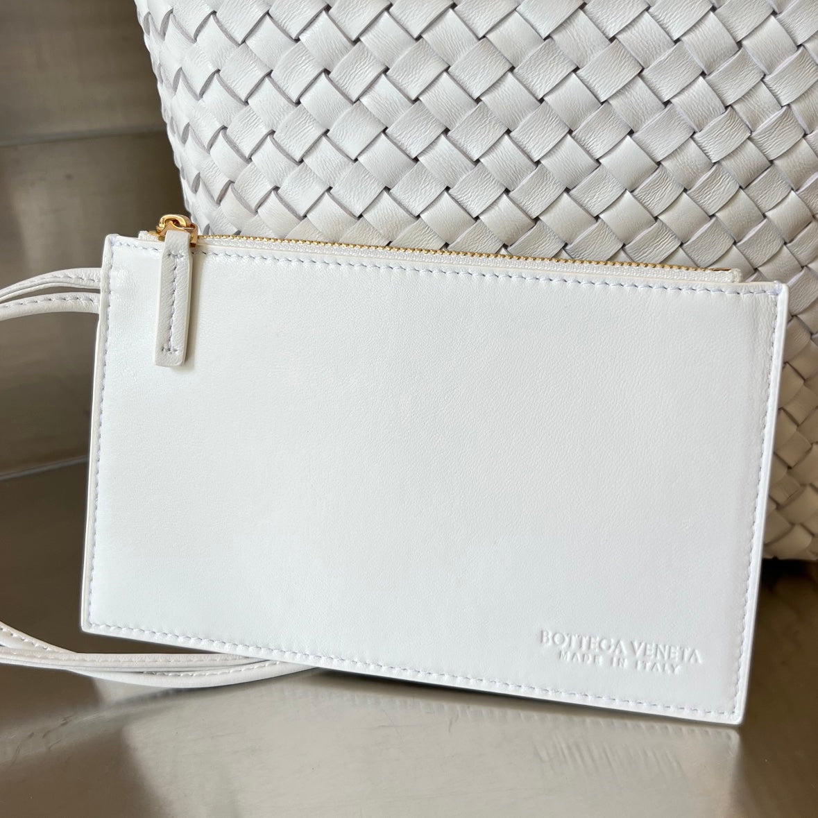 Bottega Veneta CABAT BUCKET 35 IN WHITE LAMBSKIN