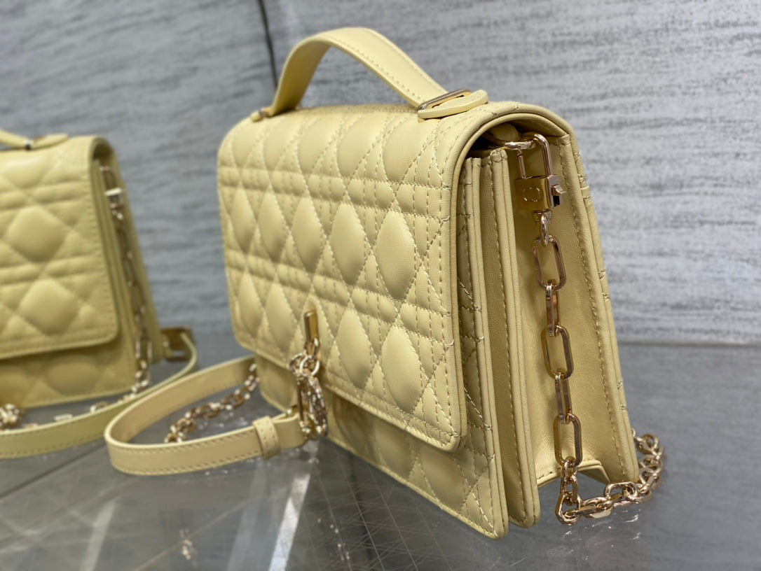 DIOR MISS TOP HANDLE 24CM LIME LAMBSKIN