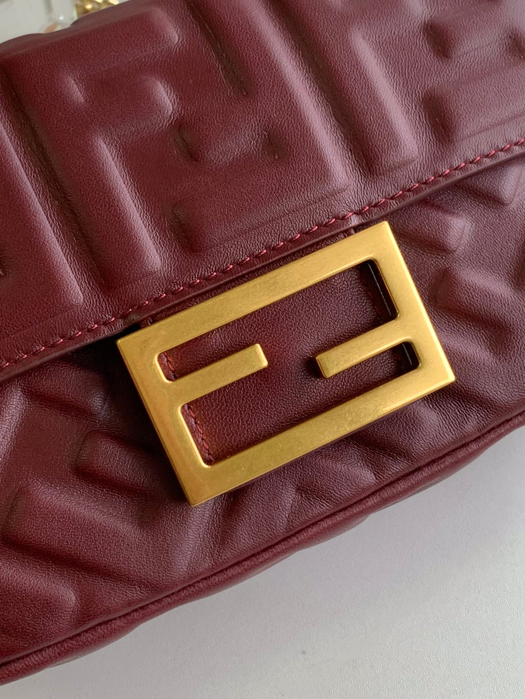 FENDI Mini Baguette Bag 20 With FF Motif Burgundy Leather Ghw