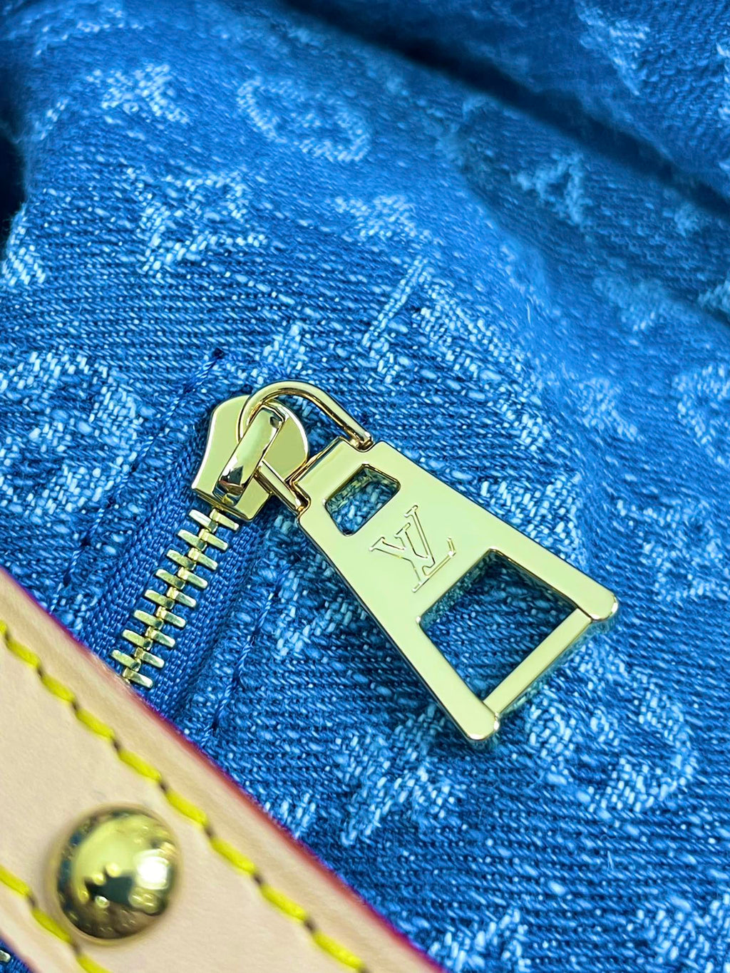 Louis Vuitton ONTHEGO 35 IN BLUE MONOGRAM DENIM