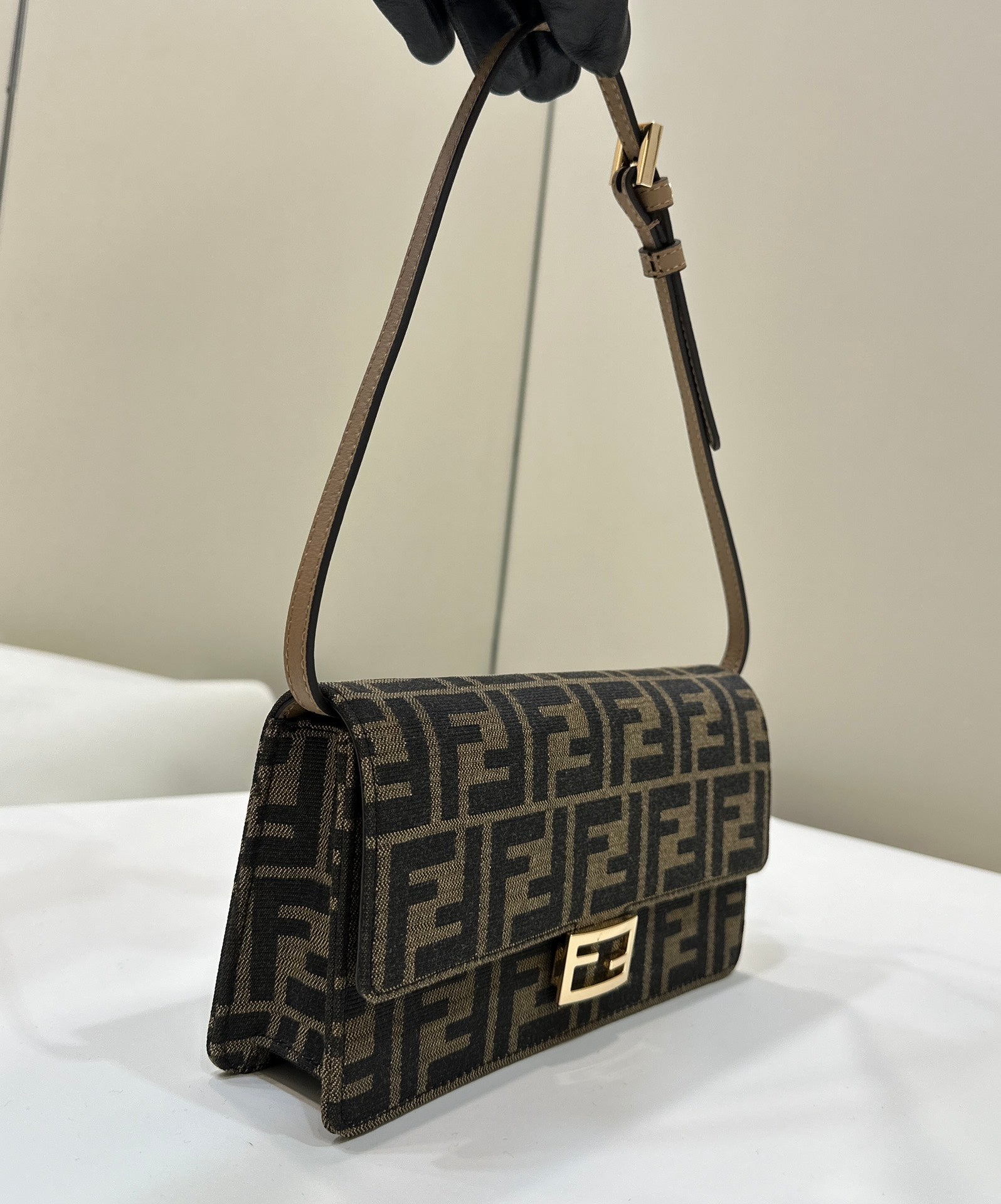 FENDI BAGUETTE CHAIN MIDI 21 IN BROWN MIX BLACK MONOGRAM JACQUARD FABRIC BAG