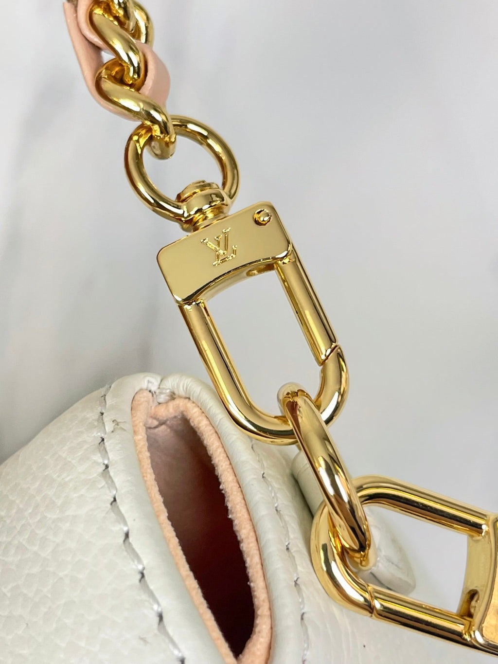Louis Vuitton WALLET ON CHAIN IVY 23 IN WHITE PINK MONOGRAM EMPREINTE LEATHER