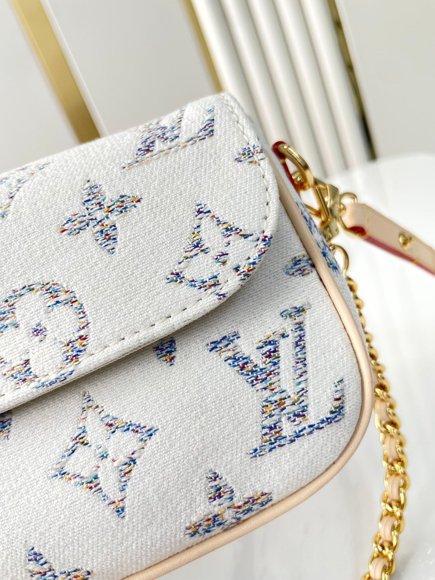 Louis Vuitton WALLET ON CHAIN IVY 23 IN WHITE MONOGRAM JACQUARD FABRIC GOLD HARDWARE