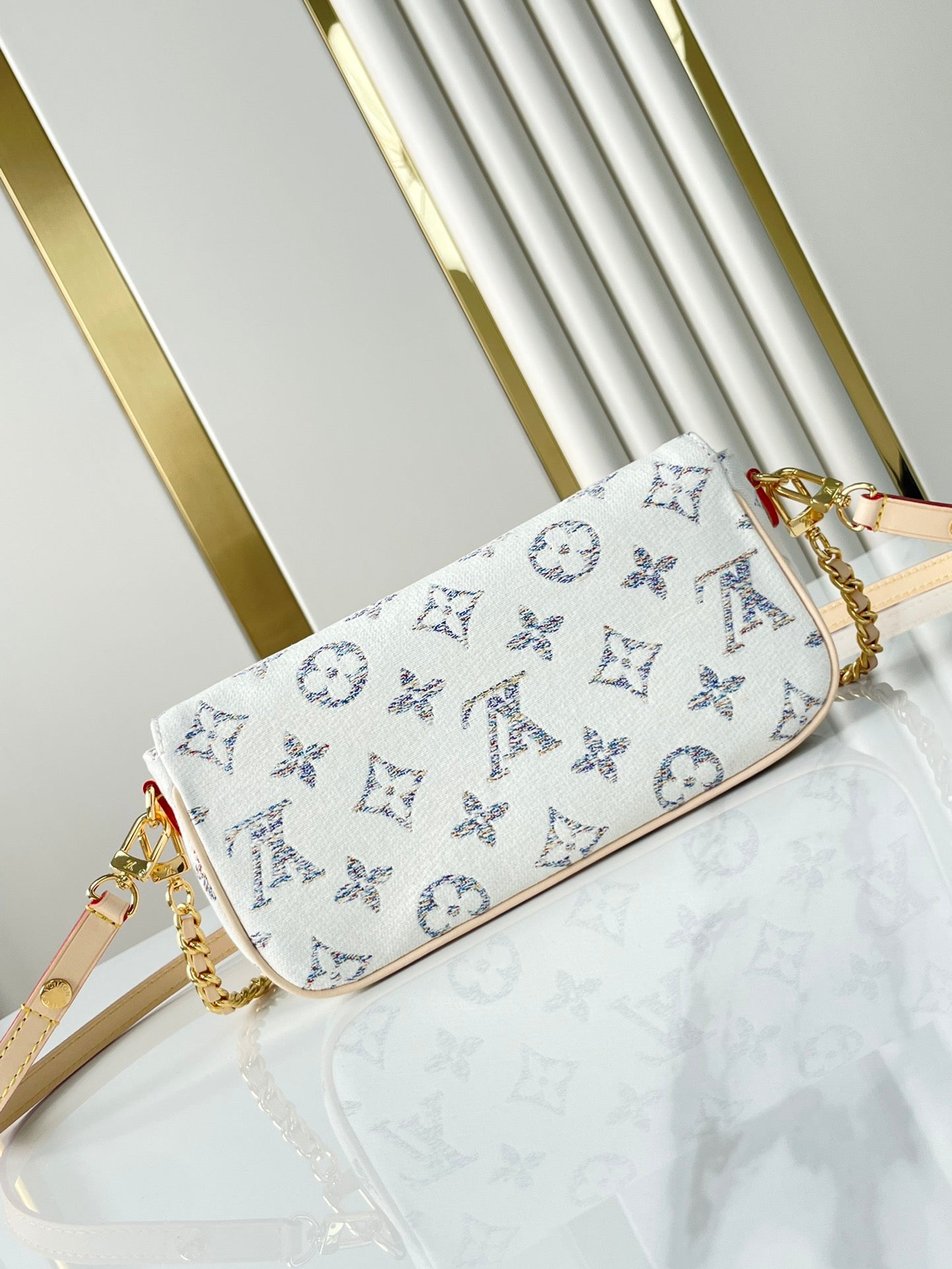 Louis Vuitton WALLET ON CHAIN IVY 23 IN WHITE MONOGRAM JACQUARD FABRIC GOLD HARDWARE