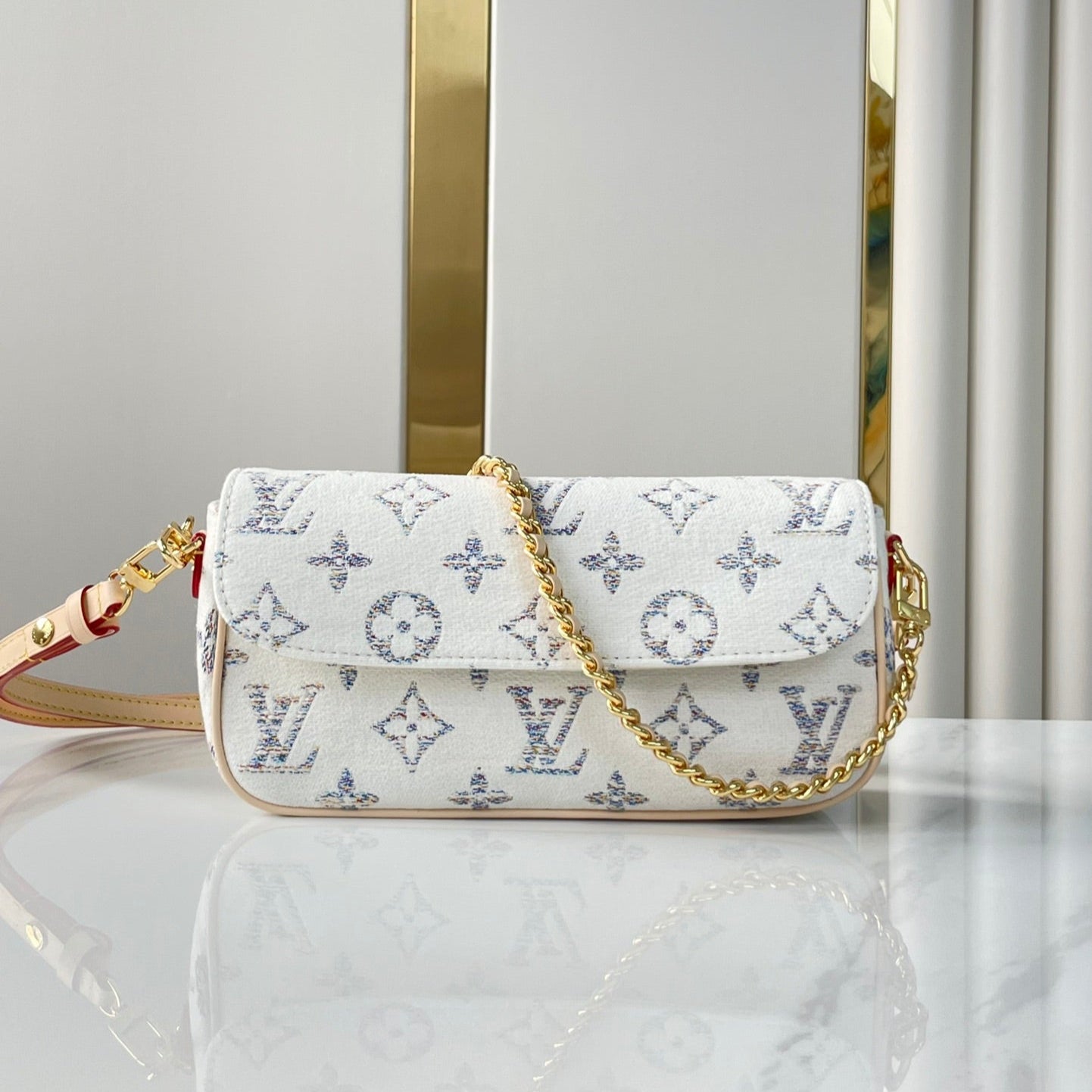 Louis Vuitton WALLET ON CHAIN IVY 23 IN WHITE MONOGRAM JACQUARD FABRIC GOLD HARDWARE