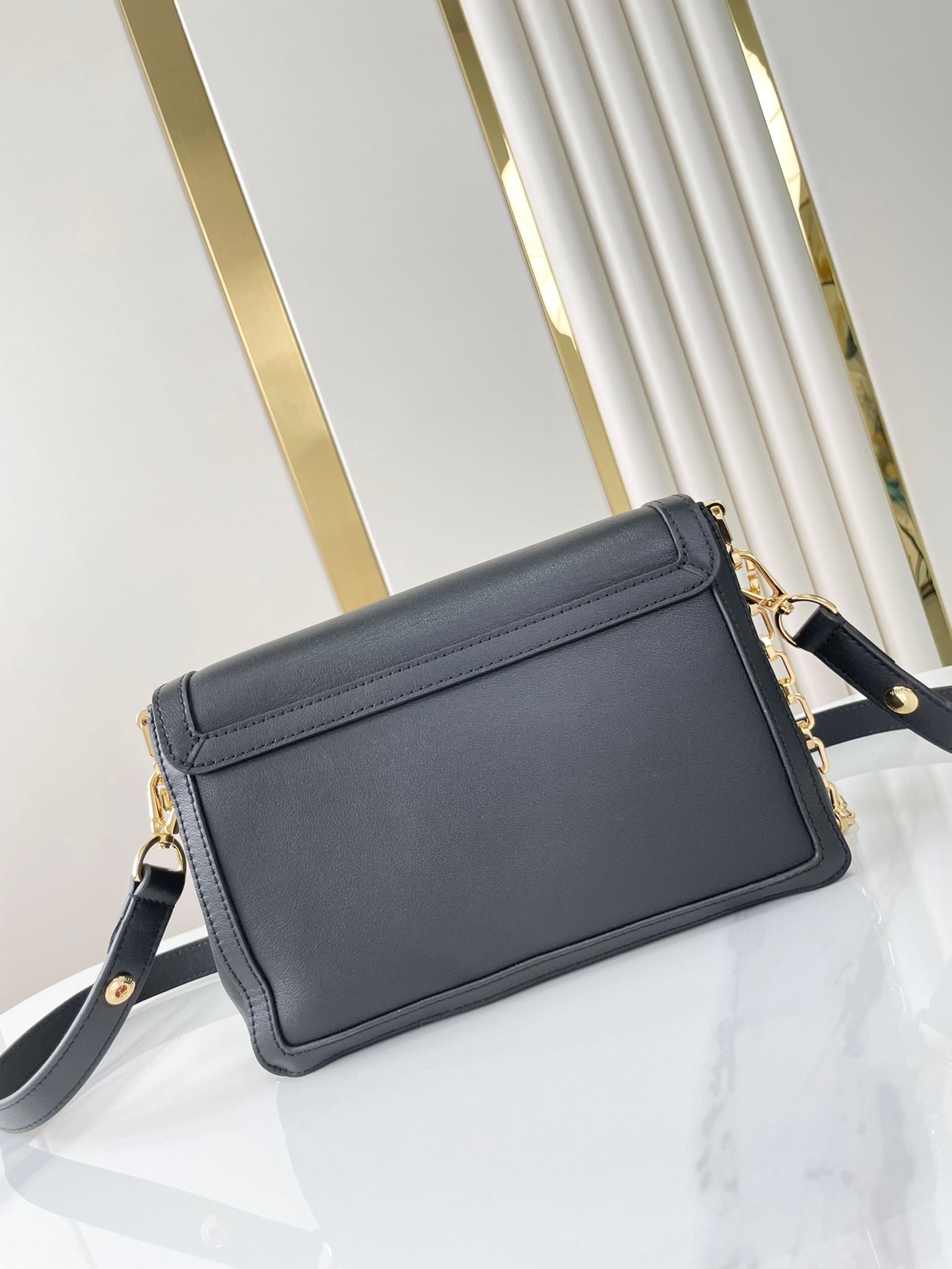 Louis Vuitton DAUPHINE SOFT MM 24 IN BLACK SMOOTH LAMBSKIN GOLD HARDWARE