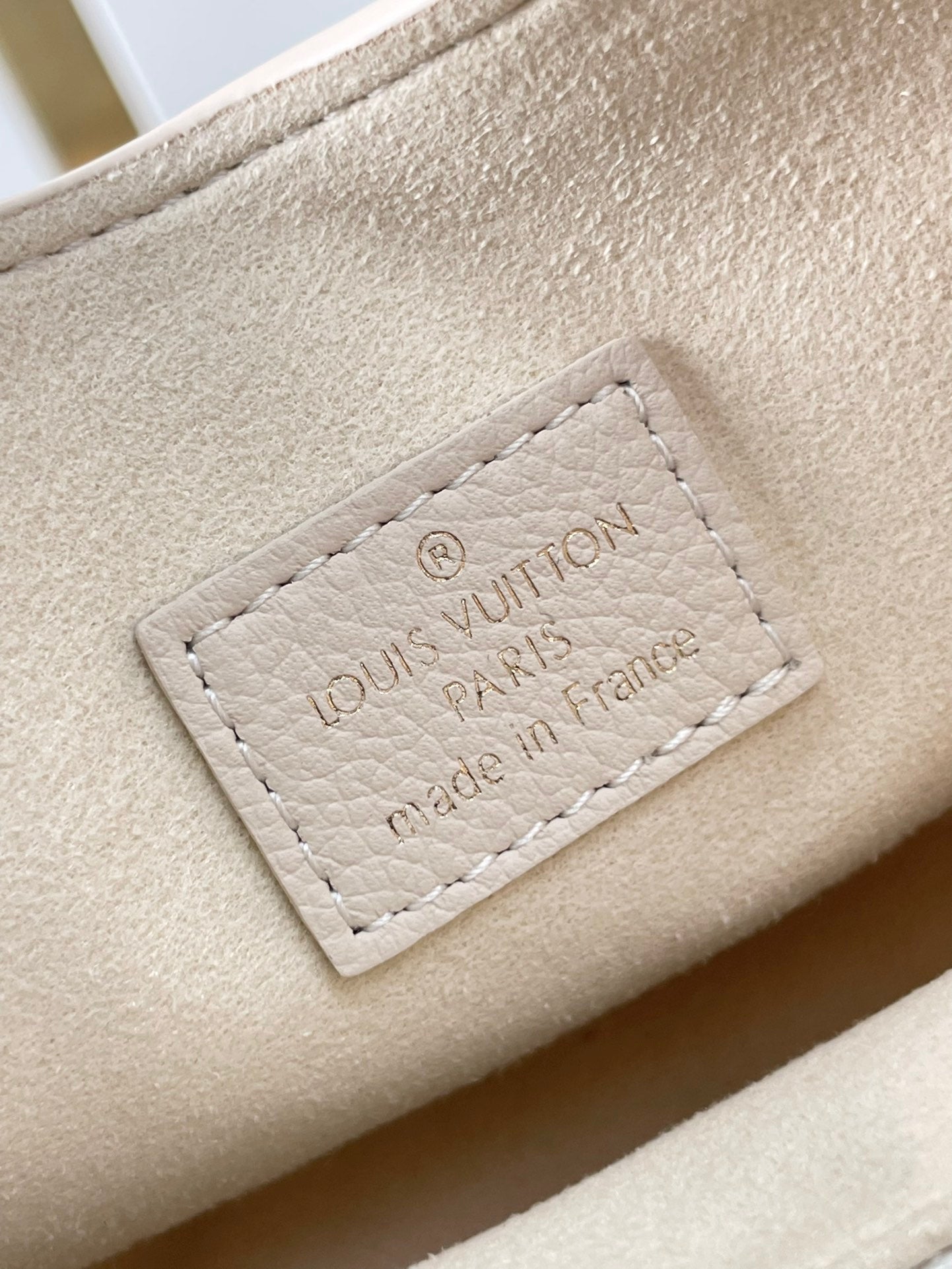 Louis Vuitton LOW KEY SHOULDER BAG 26 IN QUARTZ GRAINED CALFSKIN GOLD BUCKLE