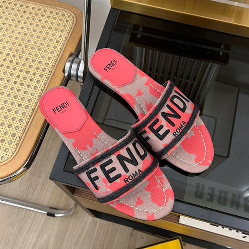 FENDI FENDI FLORAL SLIDES IN CHERRY RED MIX TAN BEIGE FABRIC