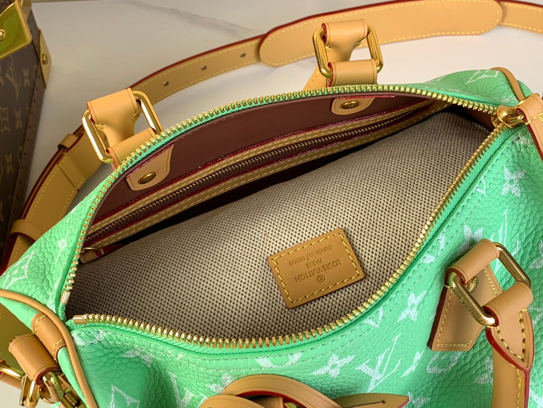Louis Vuitton SPEEDY P9 BANDOULIÈRE 25 IN EMERALD GREEN MONOGRAM CALFSKIN