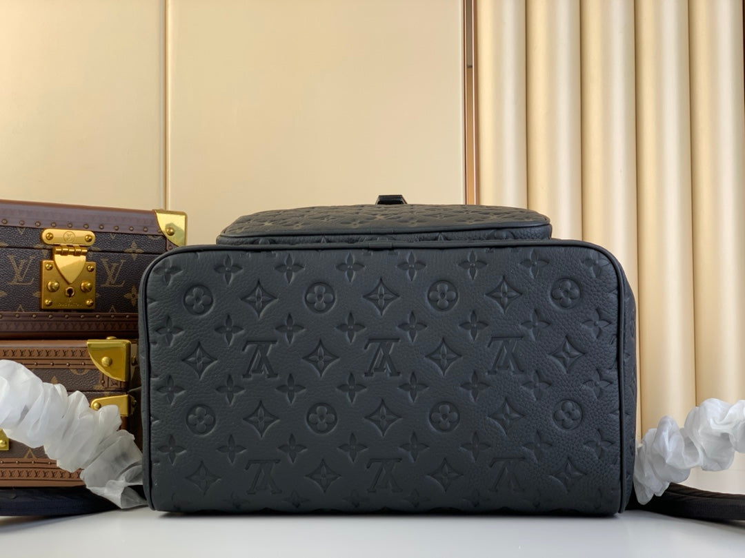 Louis Vuitton MONTSOURIS BACKPACK 40 IN BLACK MONOGRAM TAURILLON