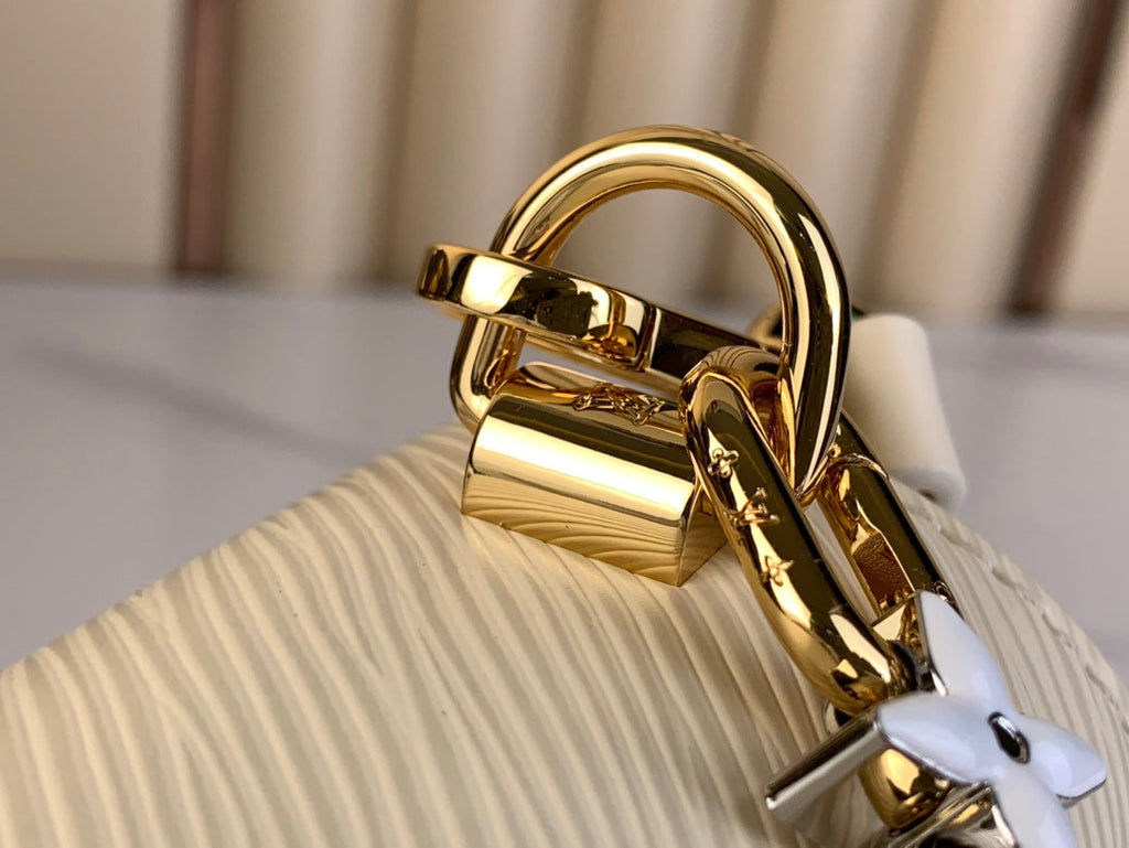 Louis Vuitton TWIST MM 23 IN QUARTZ WHITE EPI LEATHER GOLD HARDWARE