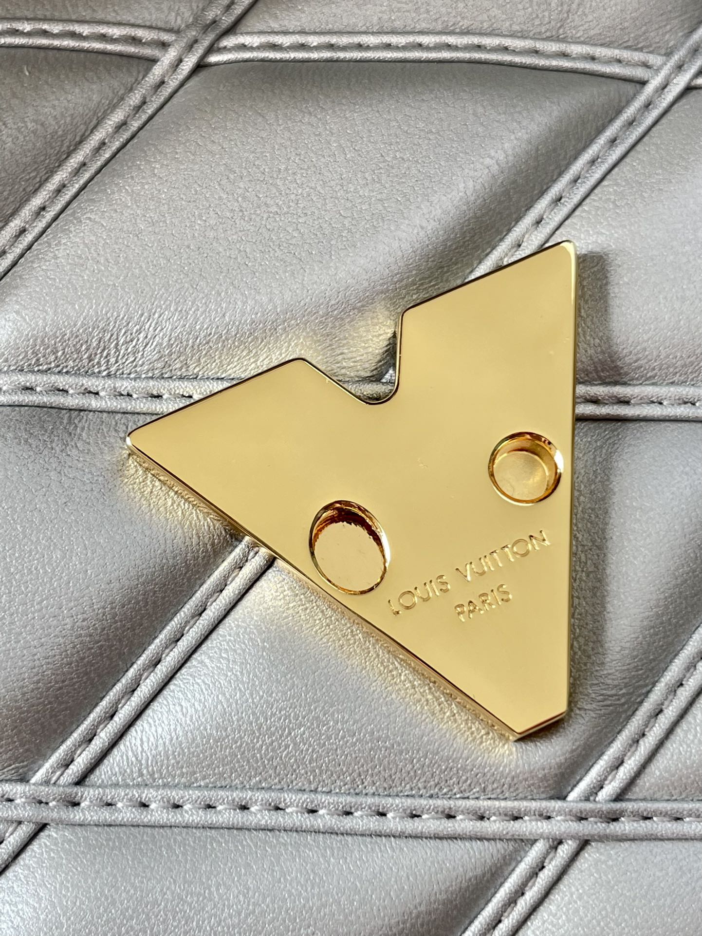 Louis Vuitton GO-14 MM 23 IN ECRUME GRAY QUILTED LAMBSKIN GOLD HARDWARE