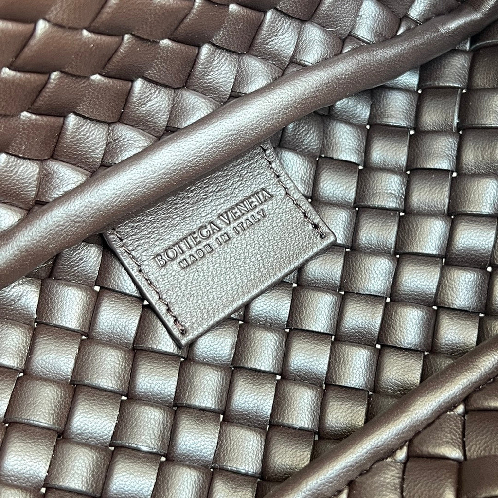 Bottega Veneta BV Small Cobble Top Handle 23cm Chocolate Lambskin