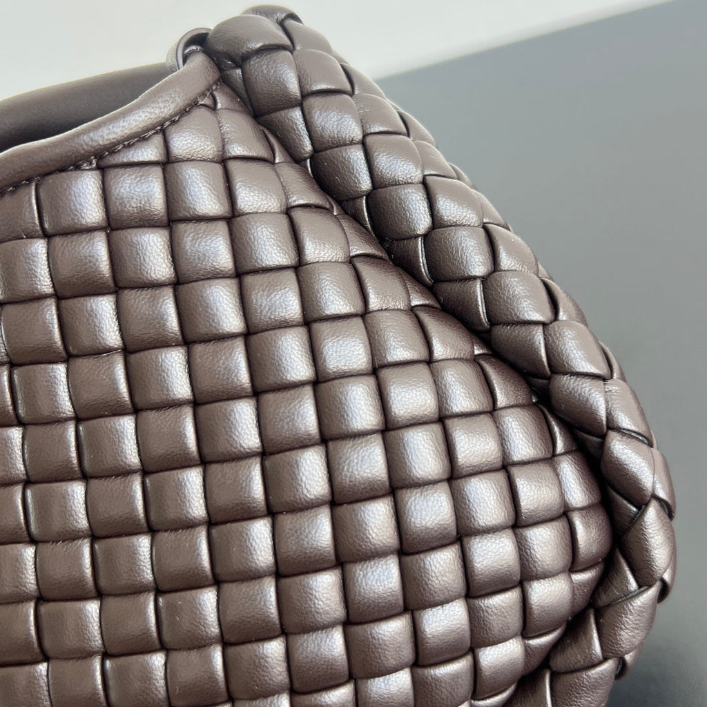 Bottega Veneta BV Small Cobble Top Handle 23cm Chocolate Lambskin
