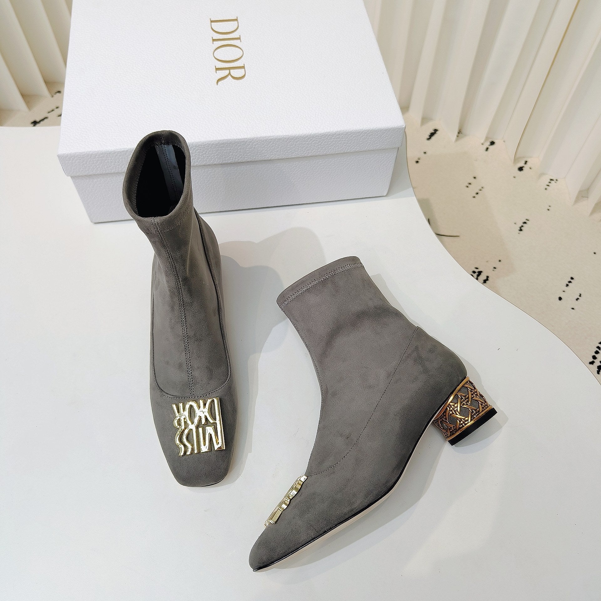 DIOR Miss  DIOR Ankle Boots 40mm Grey Suede 111391