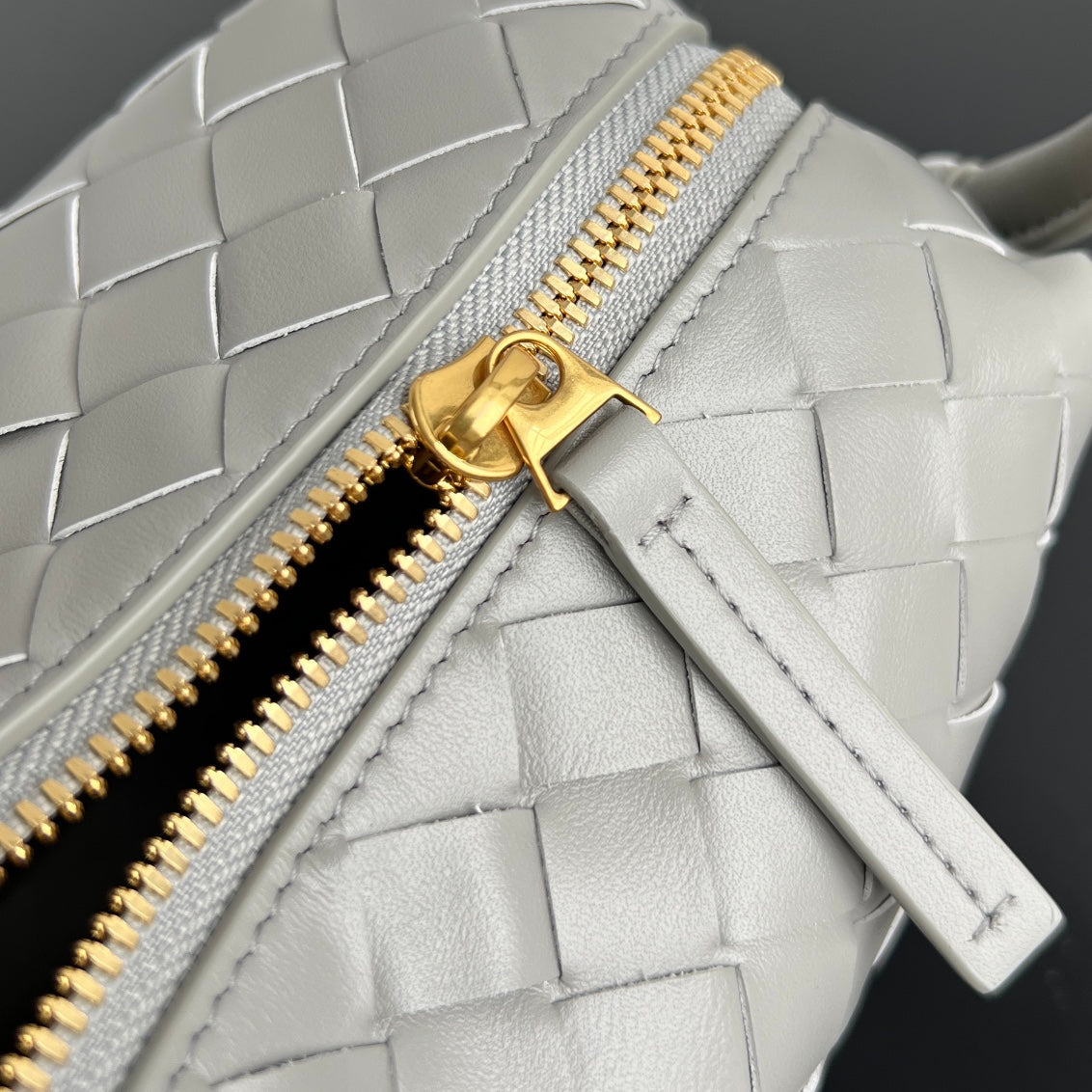 Bottega Veneta BV Loop Top Handle 19cm Grey Lambskin