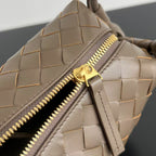Bottega Veneta BV Loop Top Handle 19cm Brown Lambskin