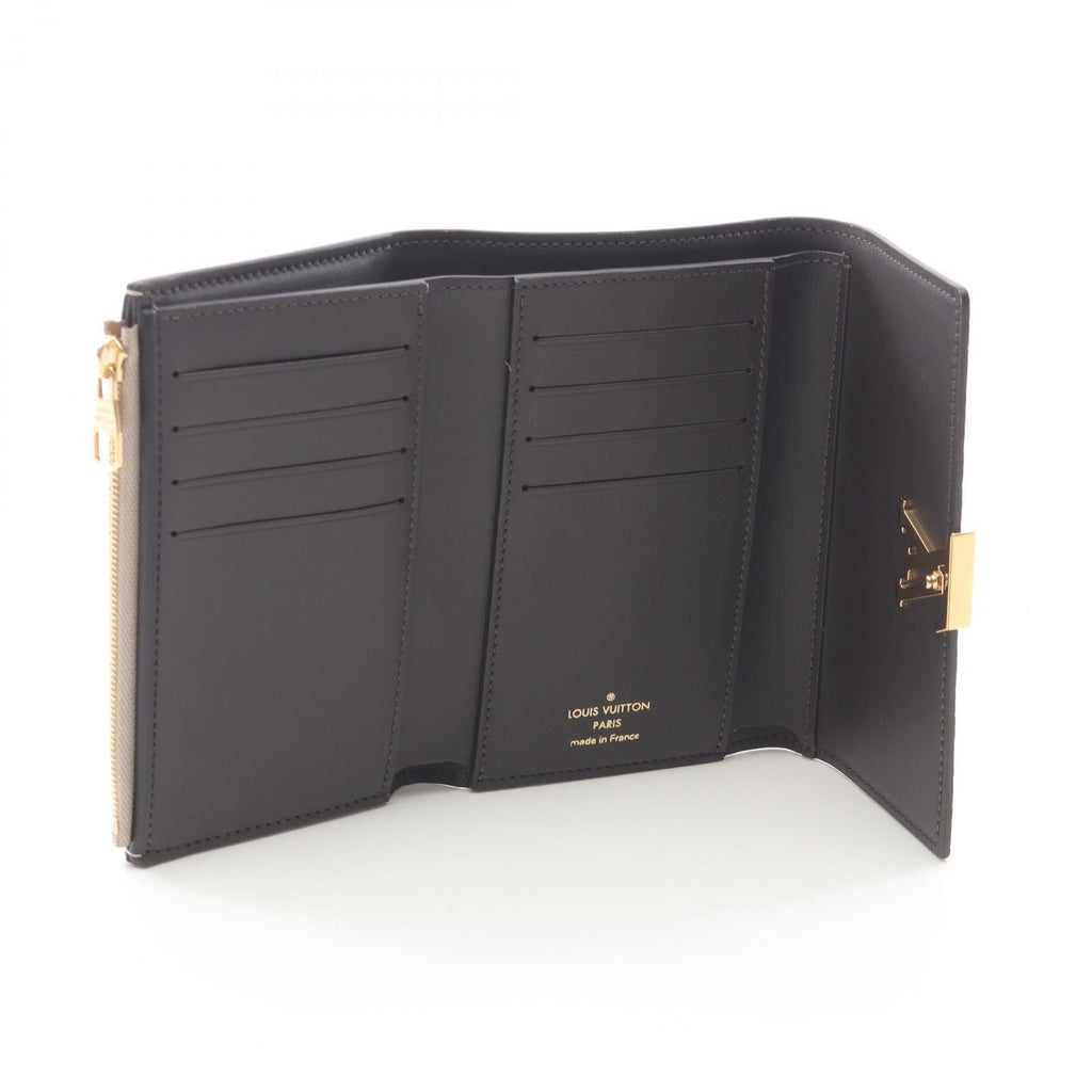 Louis Vuitton Portefeuille Capucines Compact Taurillon Leather Wallet