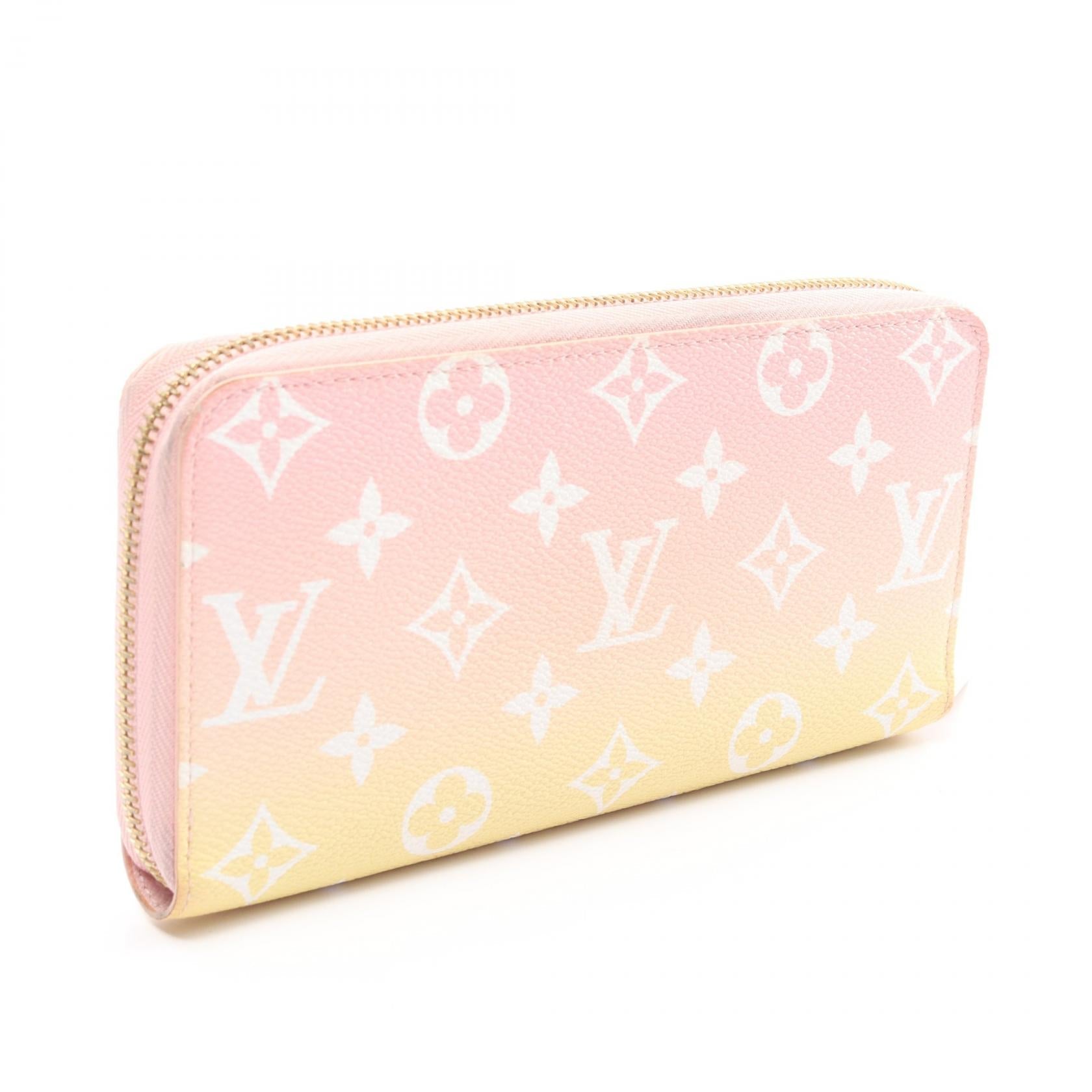 Louis Vuitton Monogram Giant By The Pool Zippy Wallet Canvas Long Wallet M80361 in New Condition