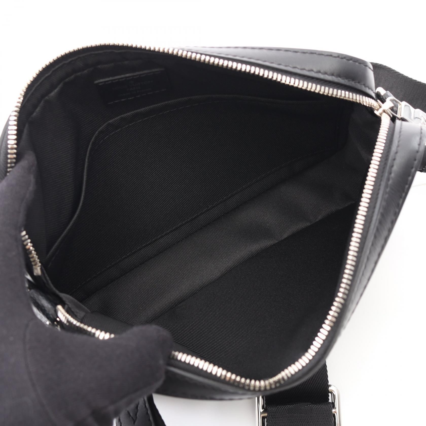 Louis Vuitton Trio Messenger Damier Graphite Coated Canvas Shoulder Bag