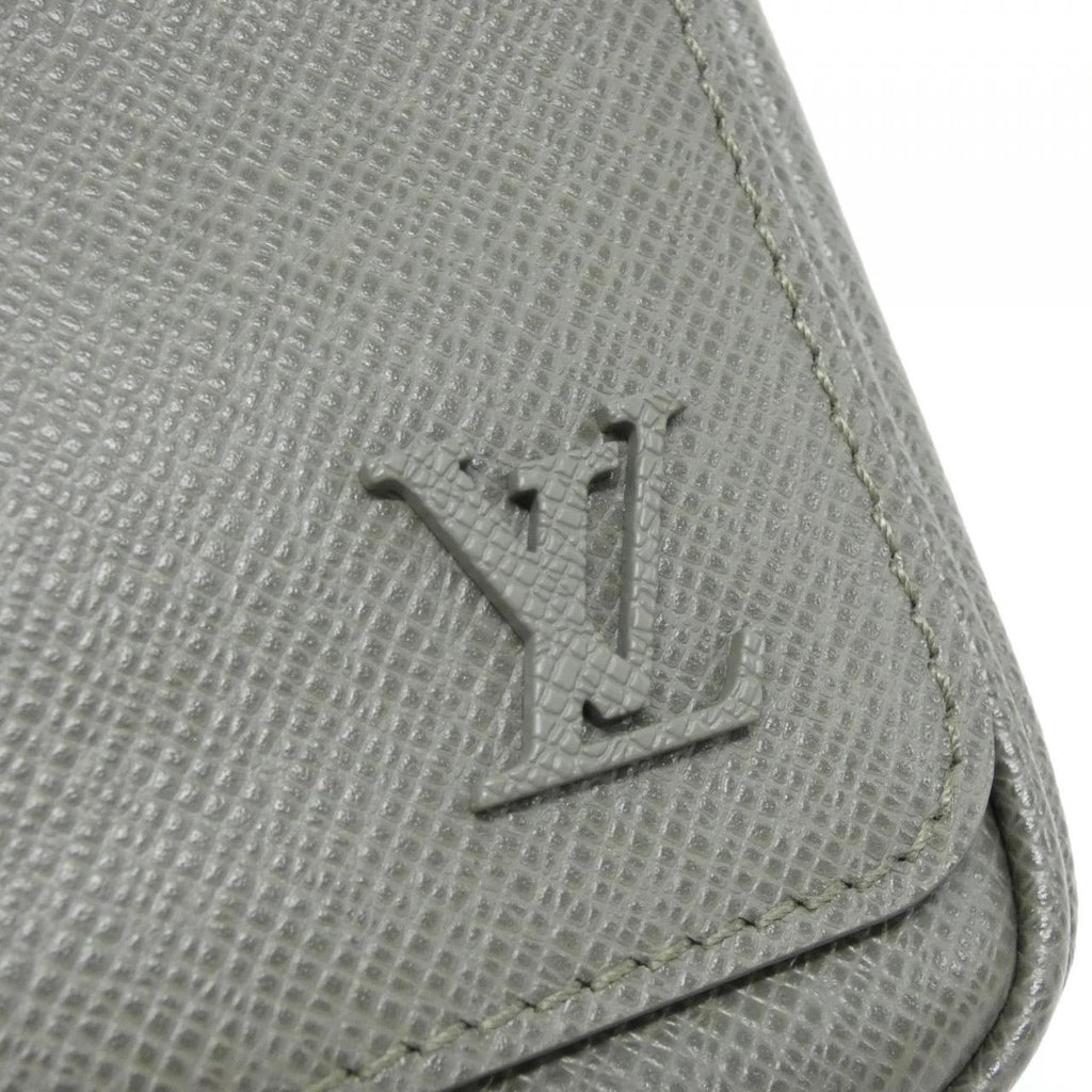 Louis Vuitton Taiga Shoulder Bag