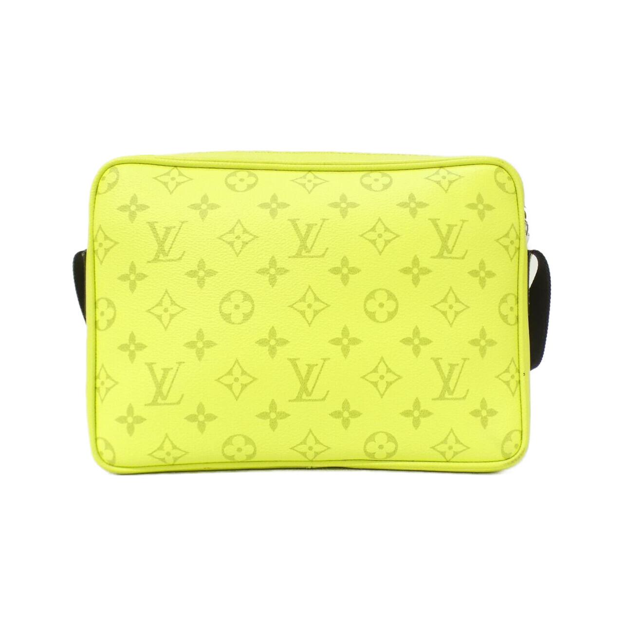 Louis Vuitton Taiga Rama Outdoor Messenger Shoulder Bag