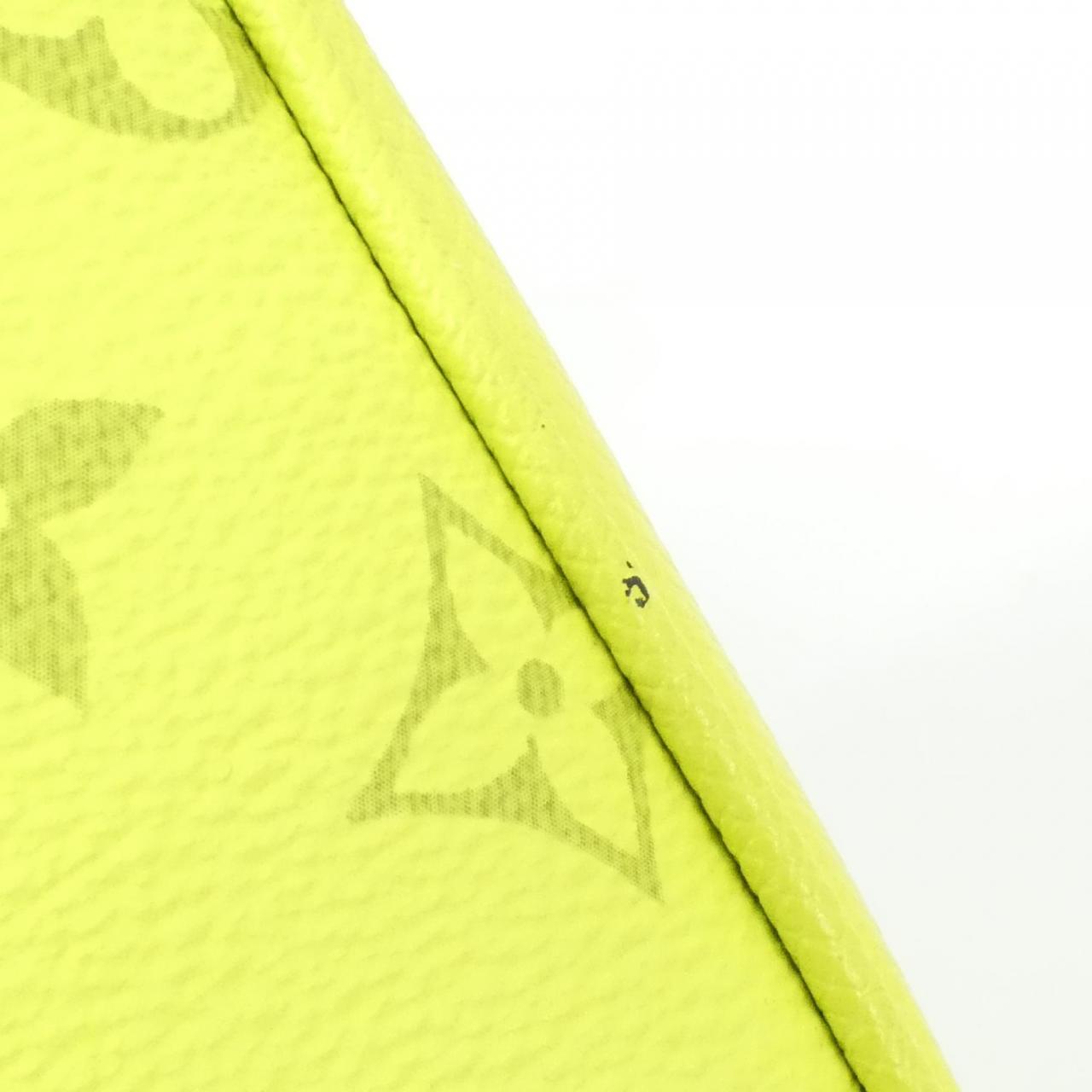 Louis Vuitton Taiga Rama Outdoor Messenger Shoulder Bag