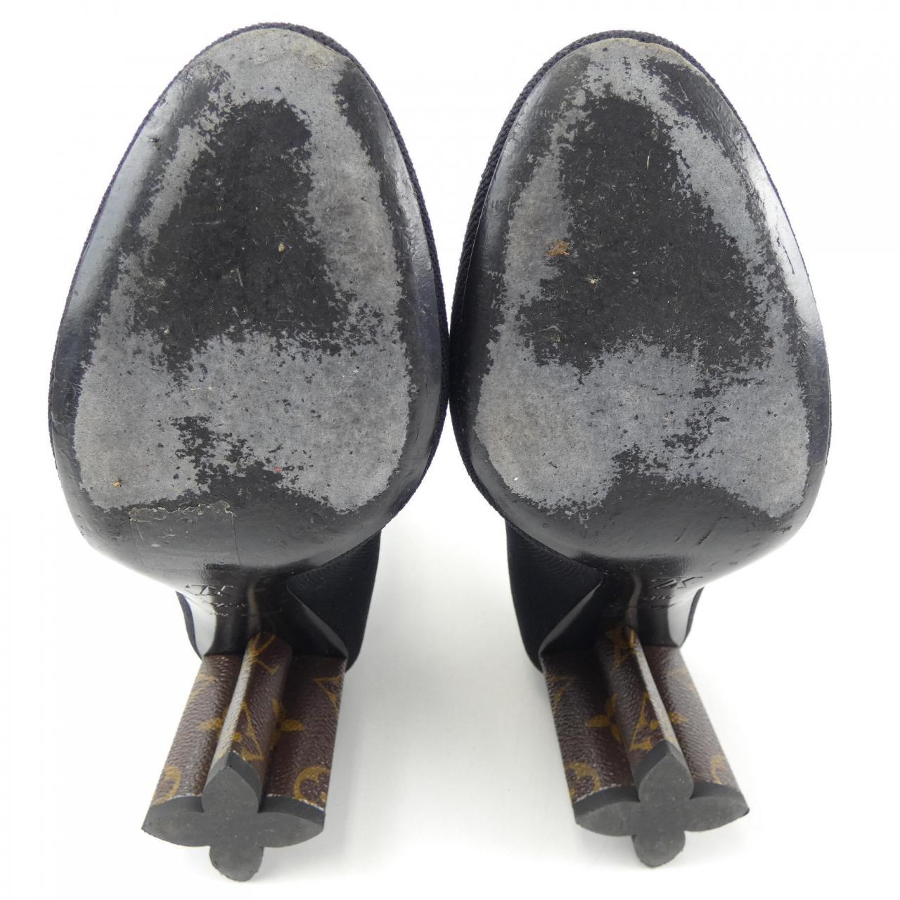 Louis Vuitton Silhouette Line Boots