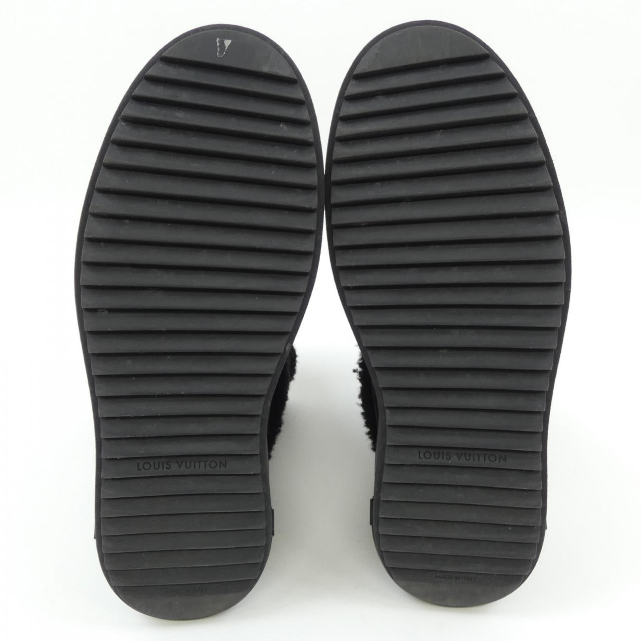 Louis Vuitton Snowdrop Line Shearling Boots