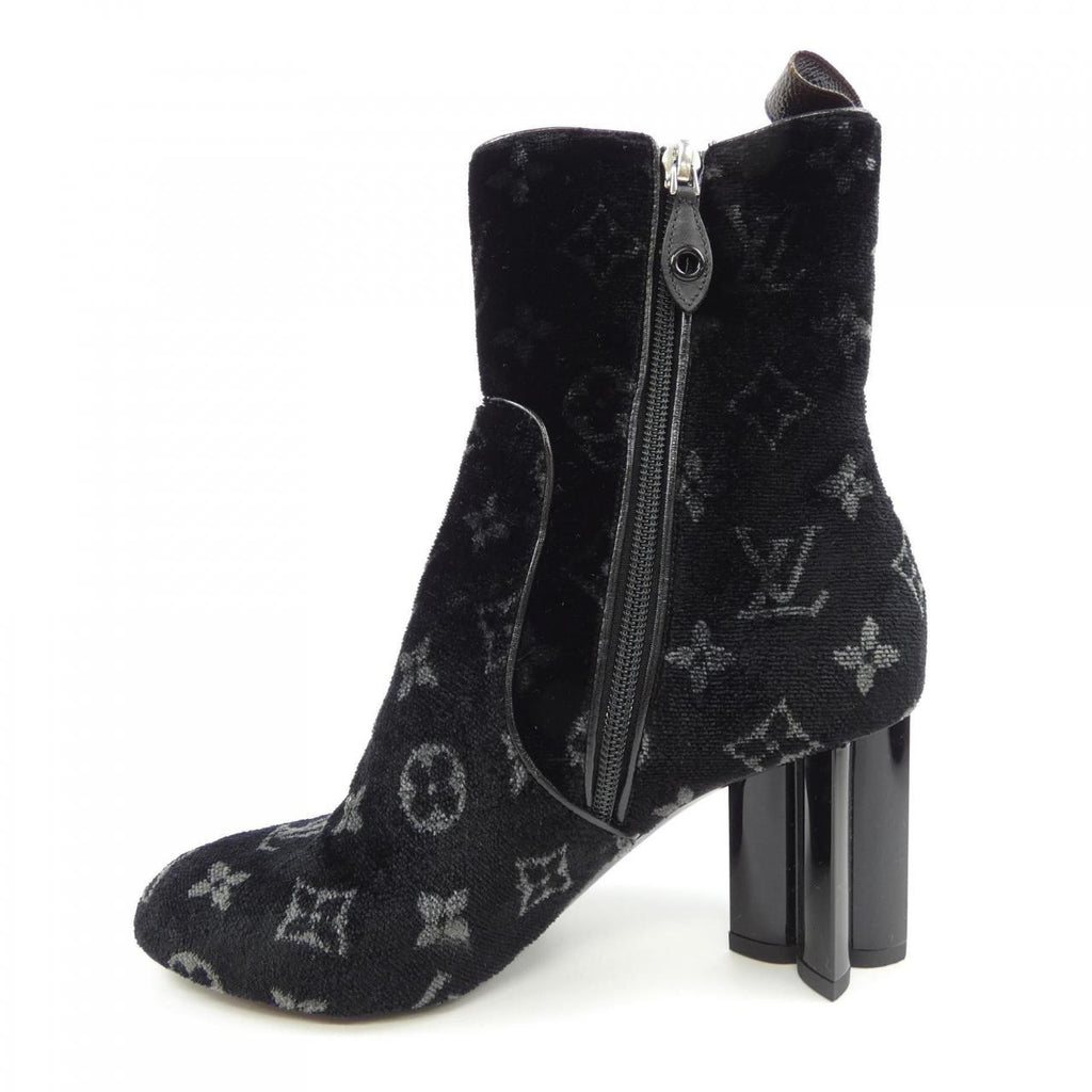 Louis Vuitton Silhouette Line Boots