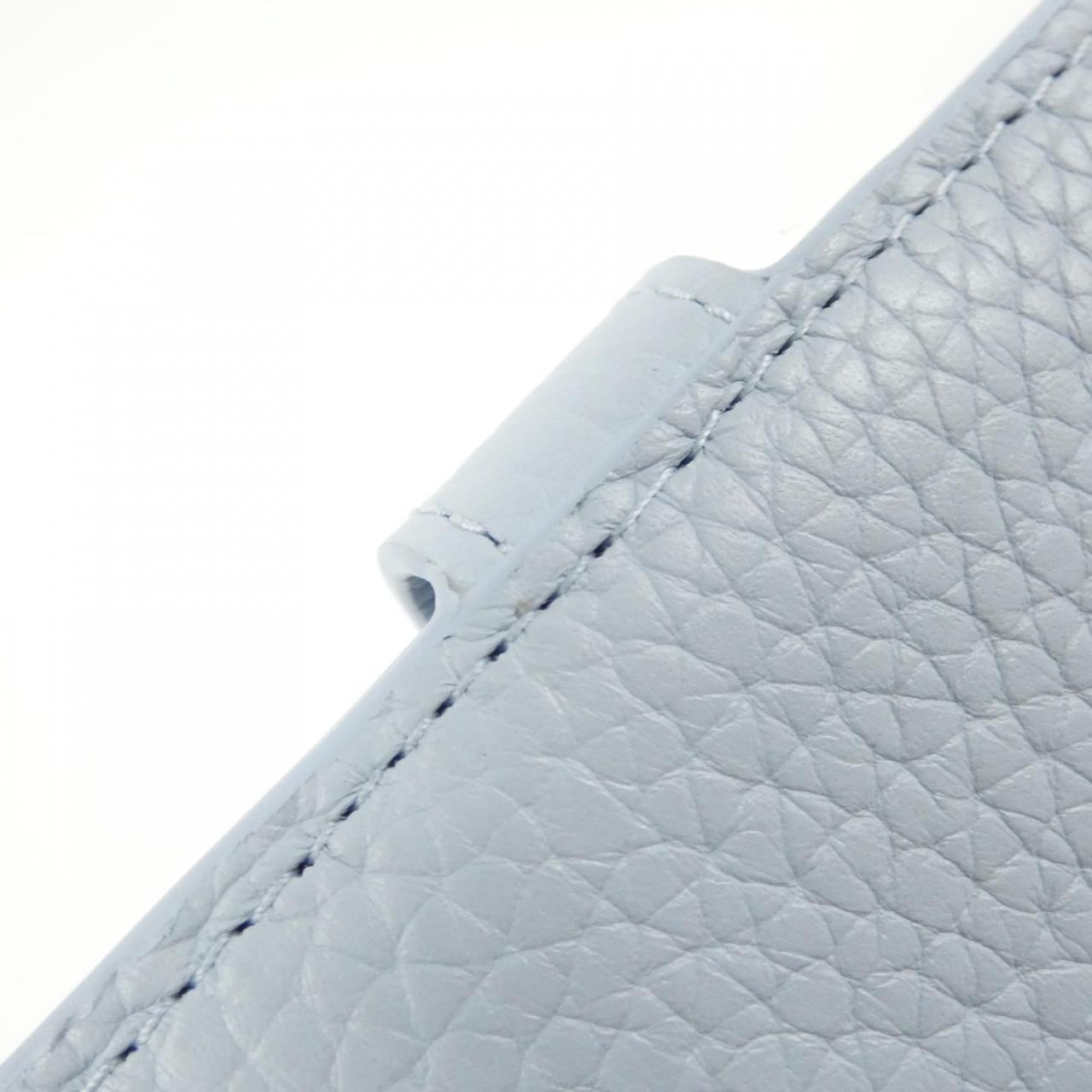 Louis Vuitton LV Vertical Wallet Taurillon Wallet