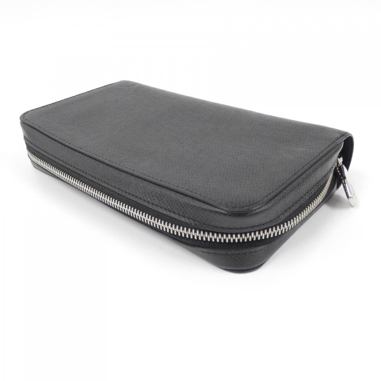 Louis Vuitton Taiga Long Wallet
