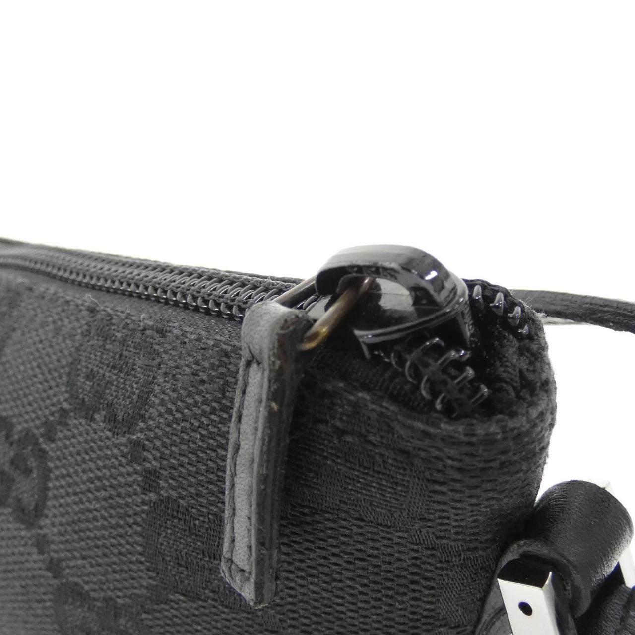 Gucci 07198 GG Canvas Shoulder Bag