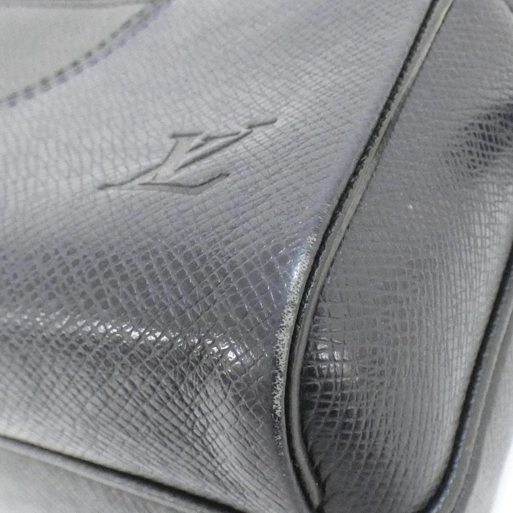 Louis Vuitton Taiga Messenger Bag