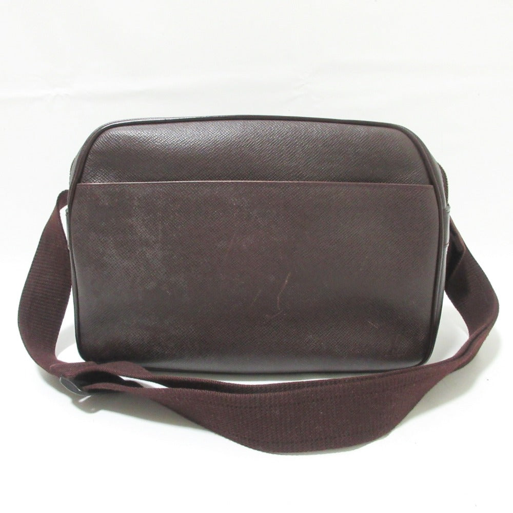 Louis Vuitton Reporter Taiga Shoulder Bag