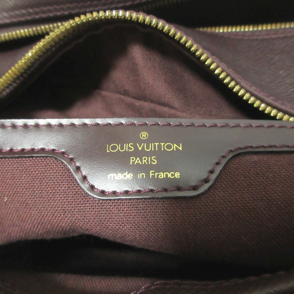 Louis Vuitton Reporter Taiga Shoulder Bag