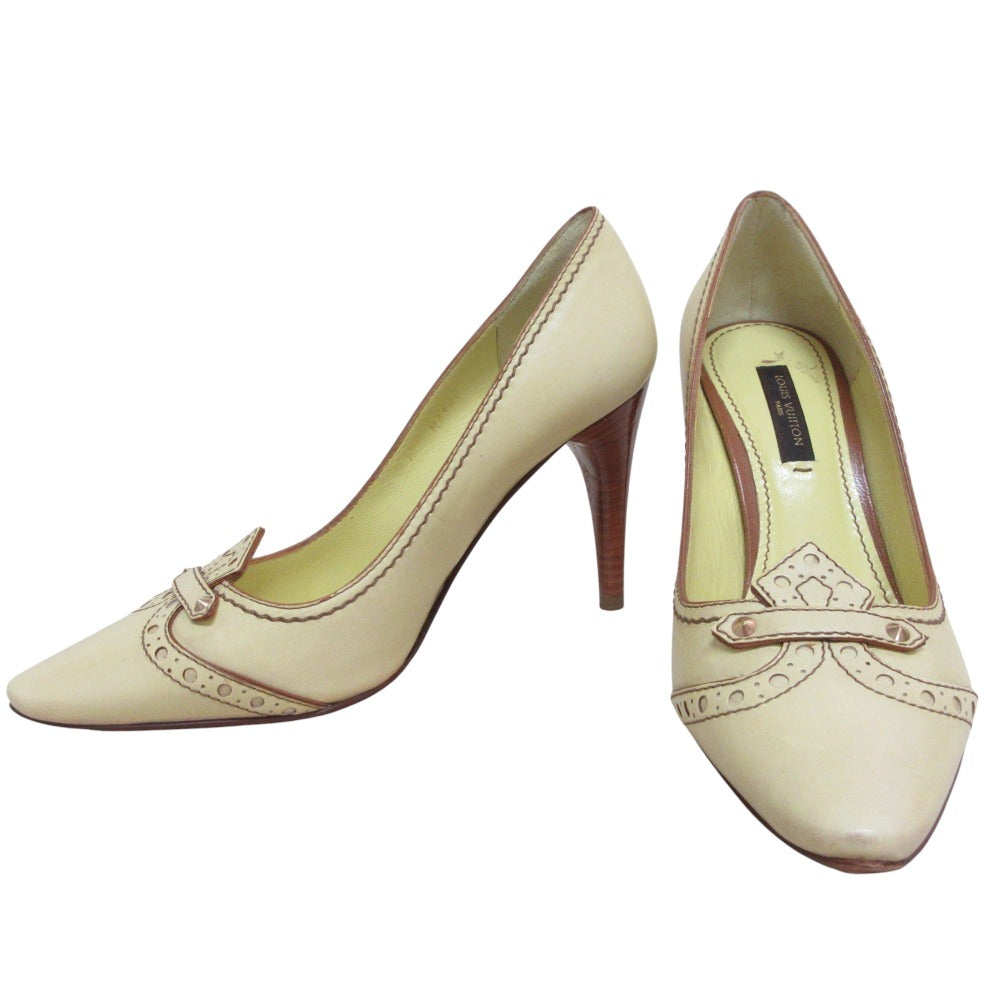 Louis Vuitton Medallion Leather Pumps