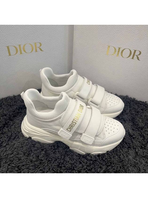 Women's D Wonder Strap Rubber Sole Low Top Sneakers White Dior