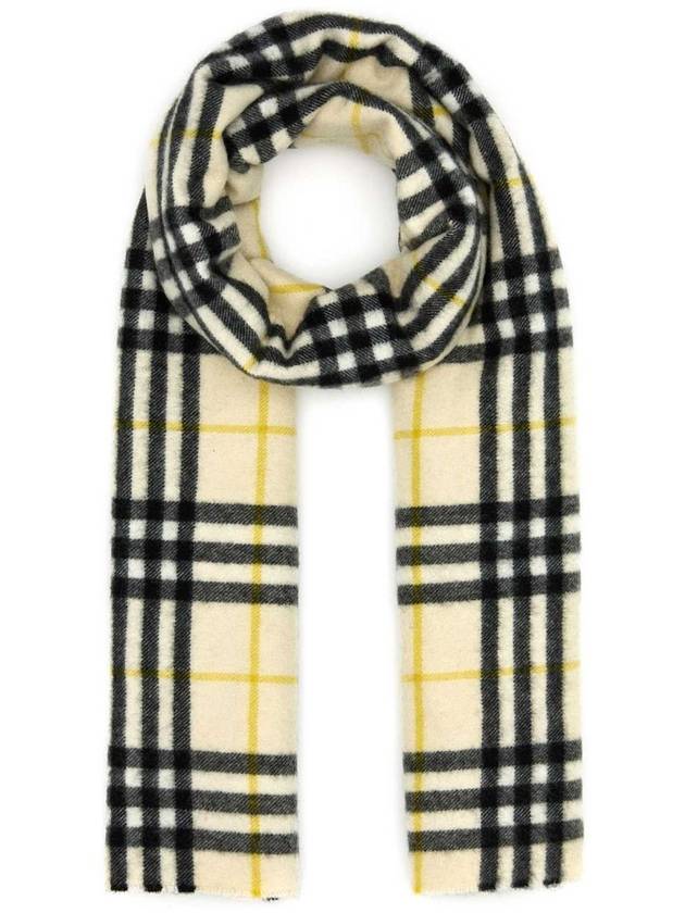 Burberry Happy Check Cashmere Scarf Candle
