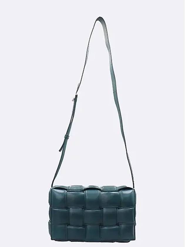 Bottega Veneta 591970 Lambskin padded cassette silver shoulder and cross bag