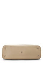 Dior,  Beige Leather Diorissimo Medium, Beige