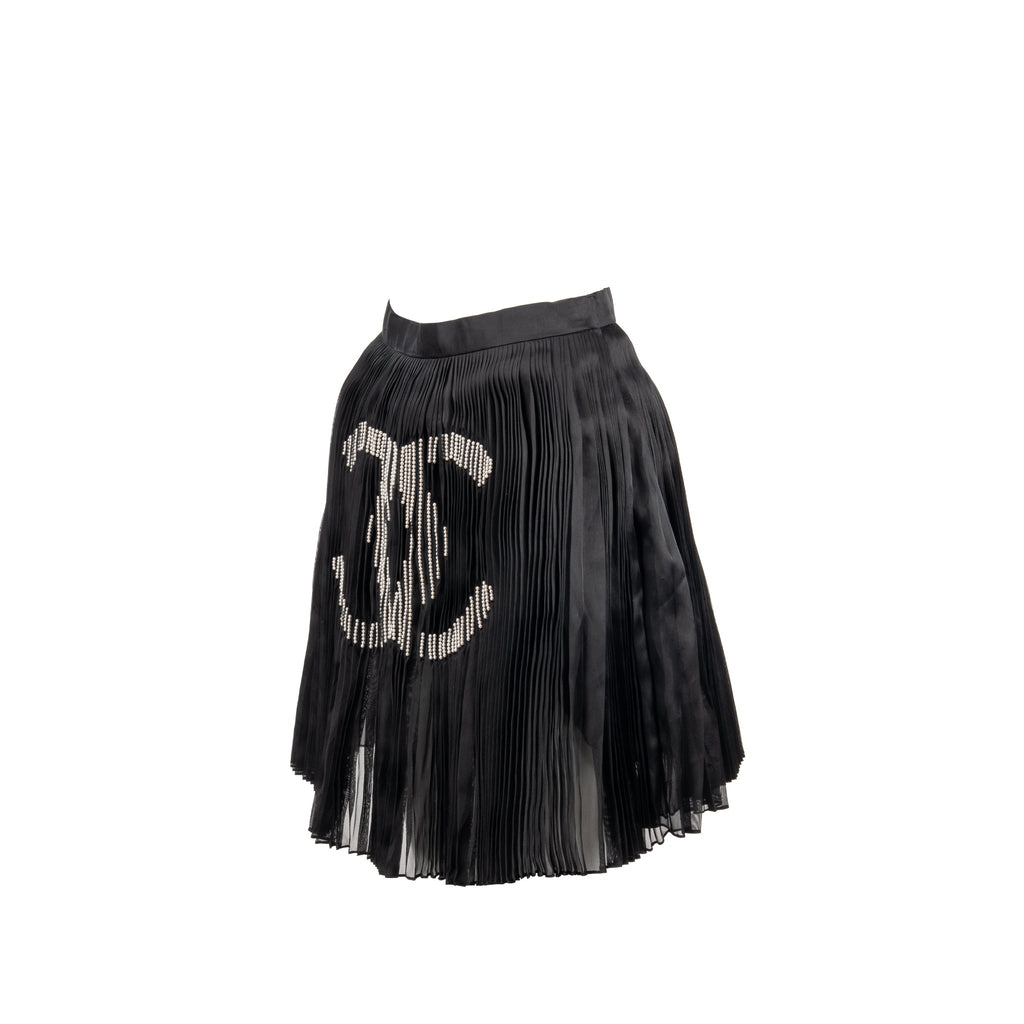 Chanel size 34 22A Silk Skirt Black/White