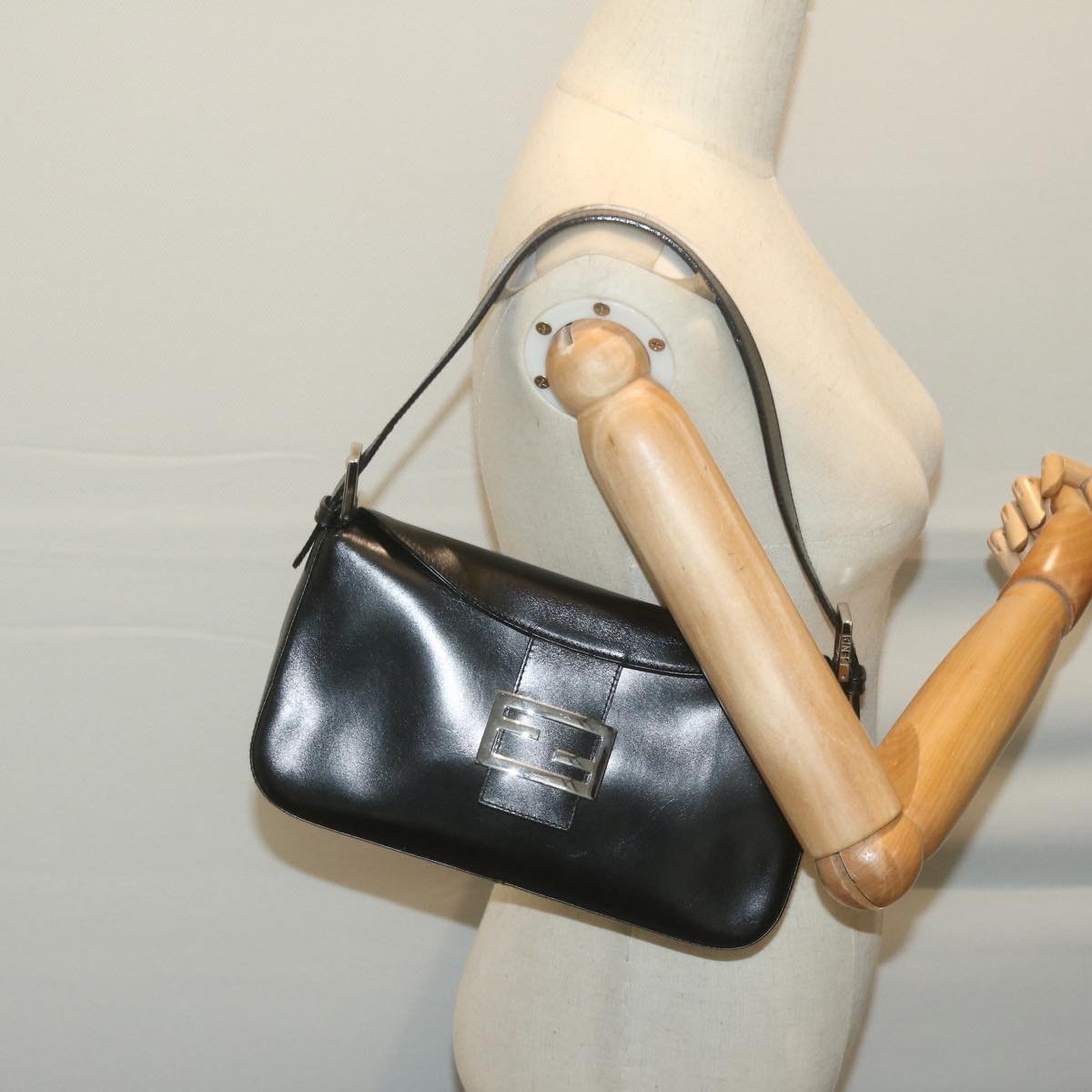 FENDI Mamma Baguette Shoulder Bag Leather Black65756