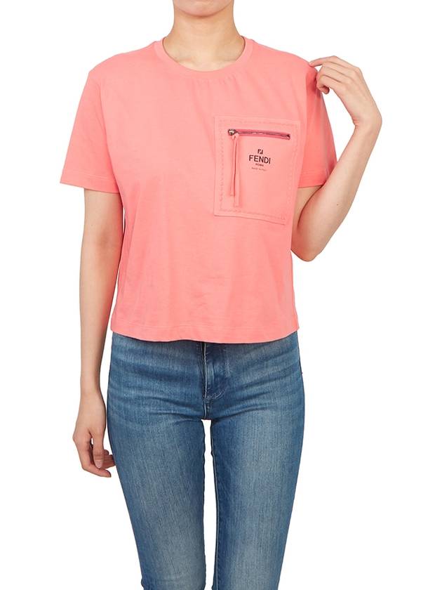 Fendi Logo Zipper Pocket Cropped Short Sleeve T-Shirt Pink