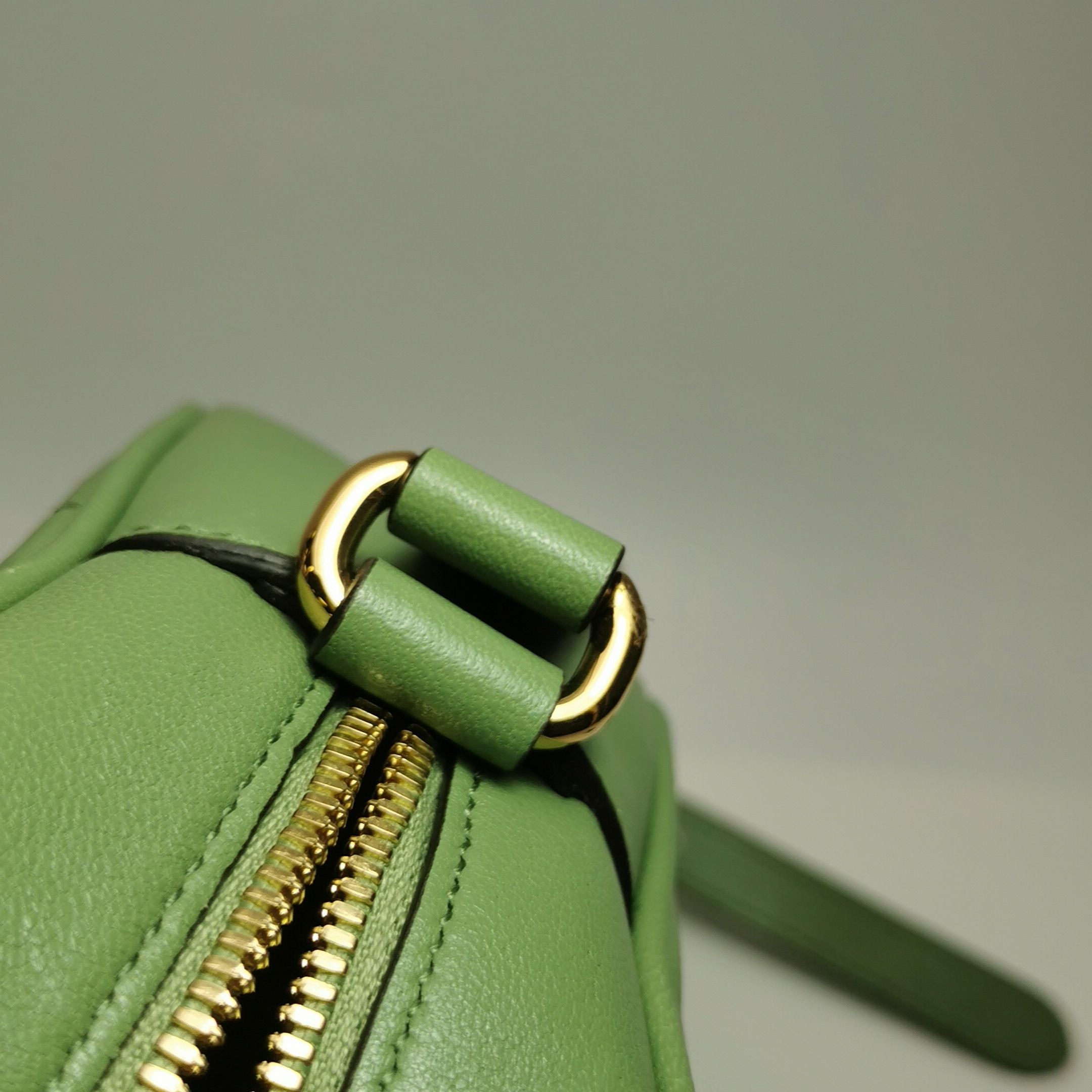 Gucci Blondie Small Lambskin Solid Crossbody Bag 250429781170363
