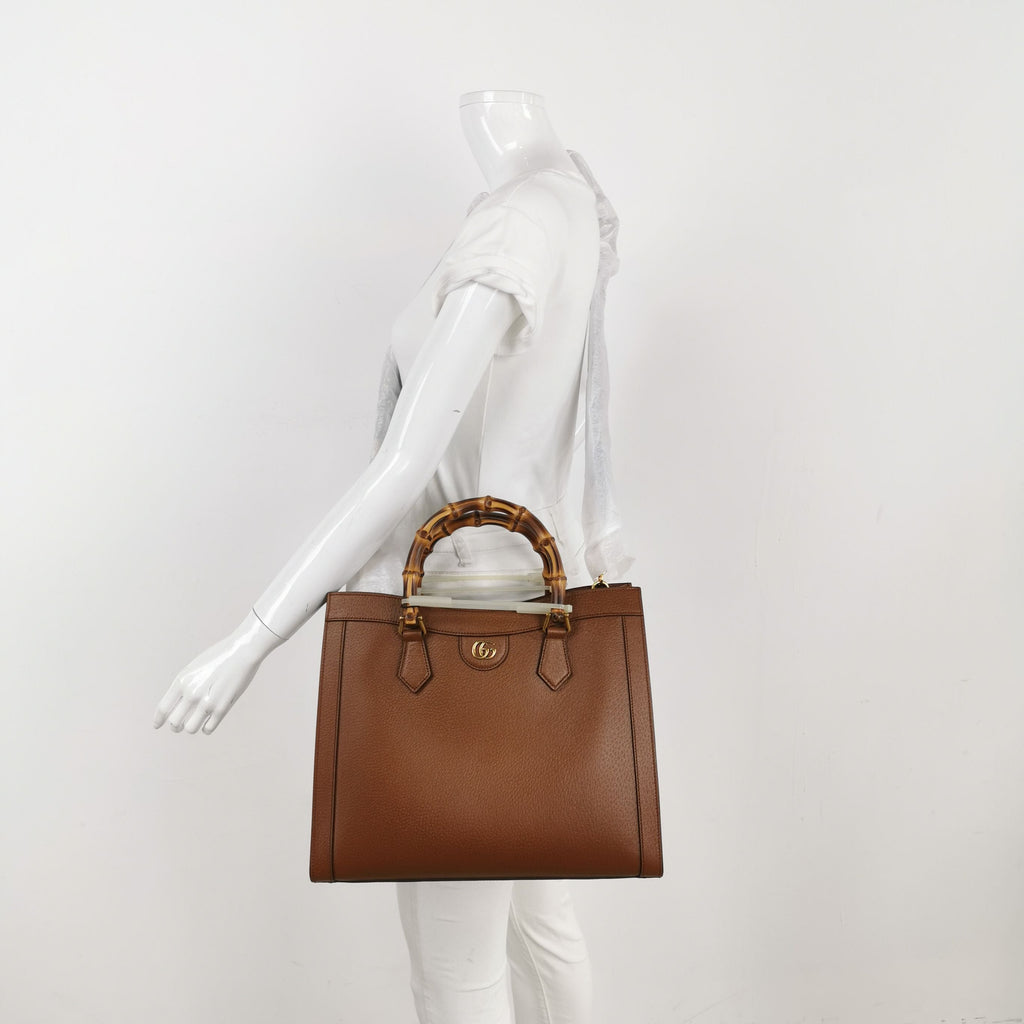 Gucci Diana Medium Leather Solid GG Logo Bamboo Handle Crossbody Shoulder Bag 250429781171055