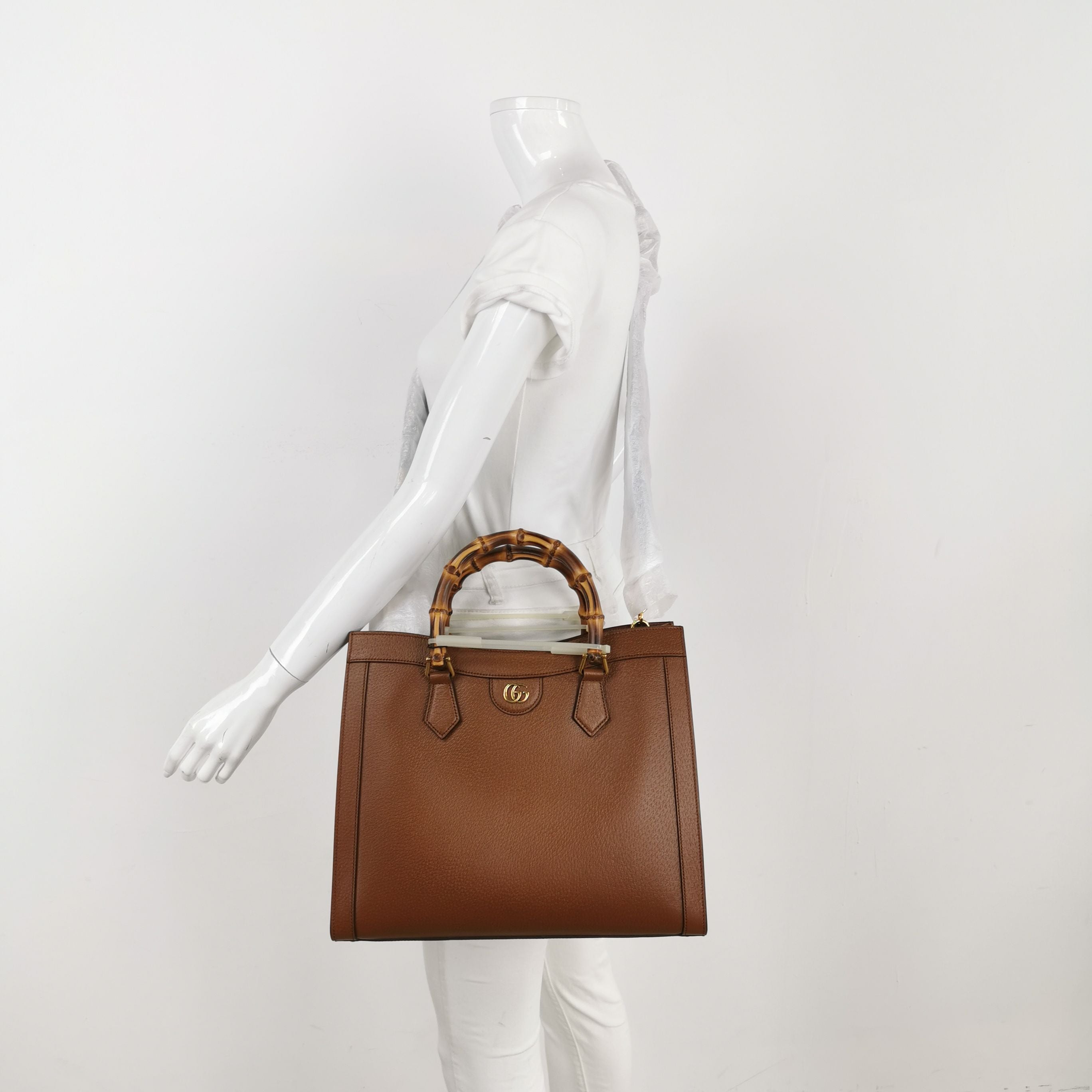 Gucci Diana Medium Leather Solid GG Logo Bamboo Handle Crossbody Shoulder Bag 250429781171055