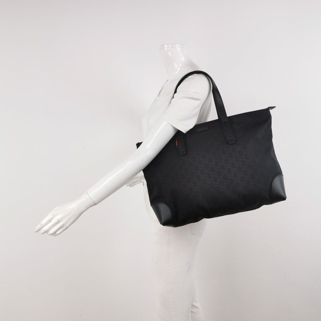 Gucci GG Canvas Shoulder Bag 250502781175951