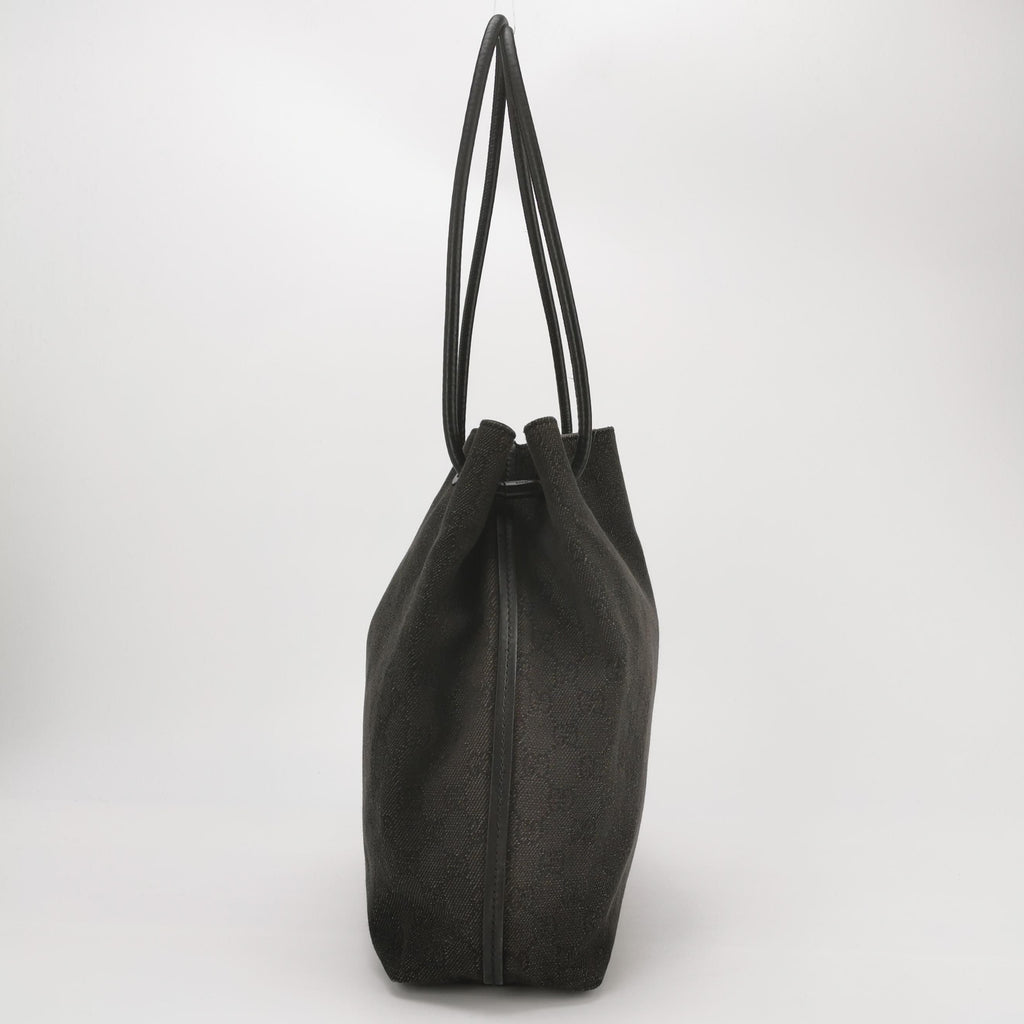 Gucci GG Canvas Shoulder Bag 250501781174535