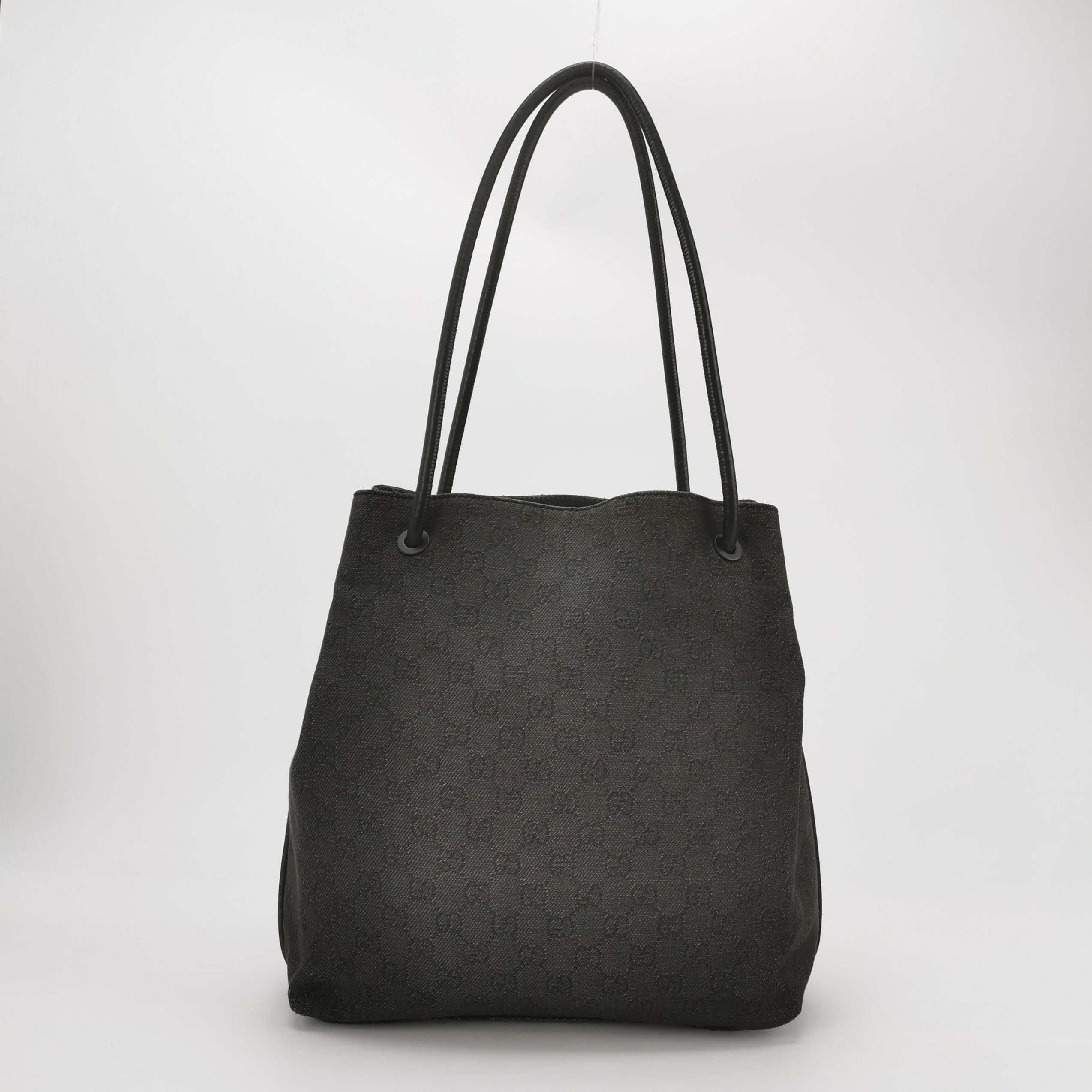 Gucci GG Canvas Shoulder Bag 250501781174535